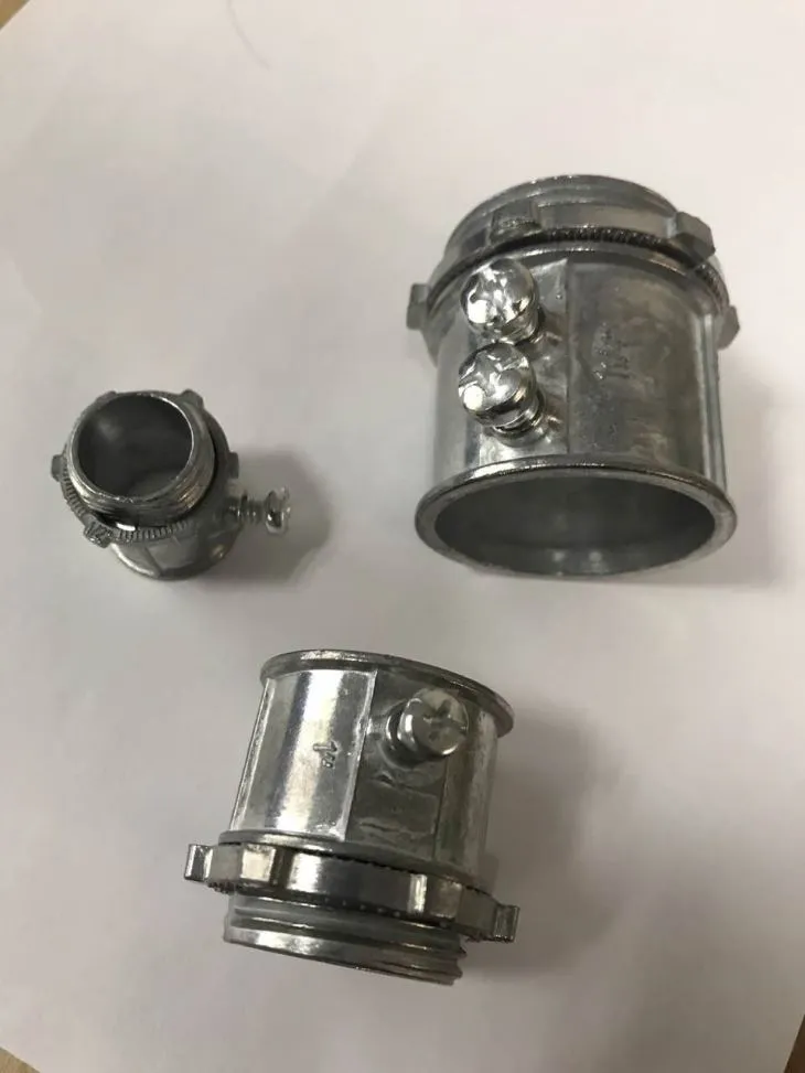 EMT potrubia nastavovacia skrutka konektor